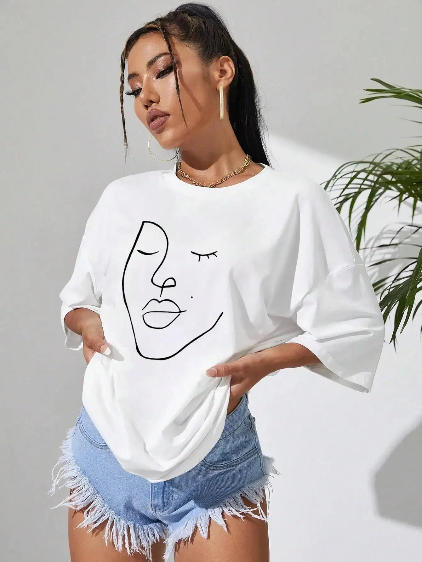 Y2K Aesthetic Abstract Woman Face Tee - Trendy 90s Grunge Style for Summer Outfits