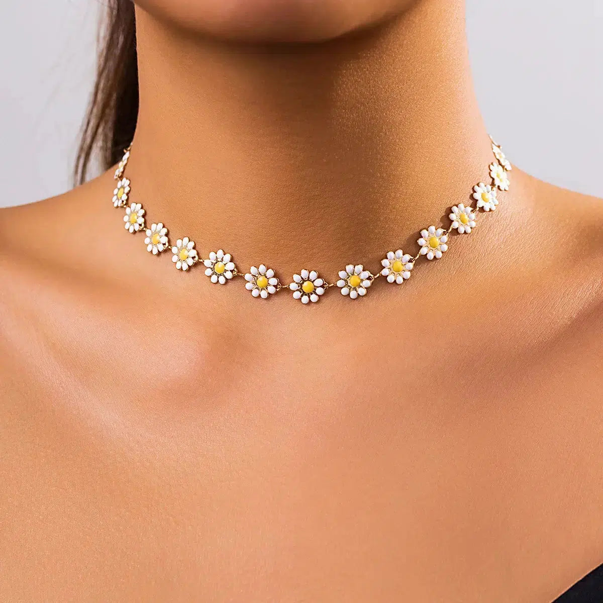 Y2K Aesthetic Daisy Choker Necklace - Cute 90s Fashion Accessory for Summer Outfits