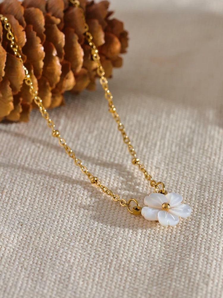 Y2K Aesthetic Flower Necklace: Vintage-Inspired Jewelry for 90s & 2000s Fashion Lovers