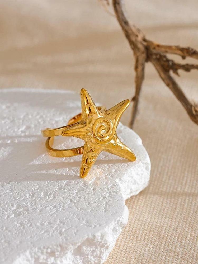 Y2K Gold Starfish Ring - Trendy 2000s Jewelry for Coquette Aesthetic & Summer Outfits