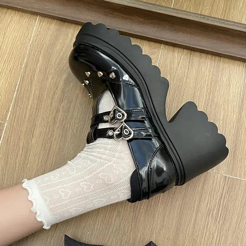 Y2K Heart Buckled Platform Mary Jane Shoes - Grunge Aesthetic Footwear for 2000s Fashion