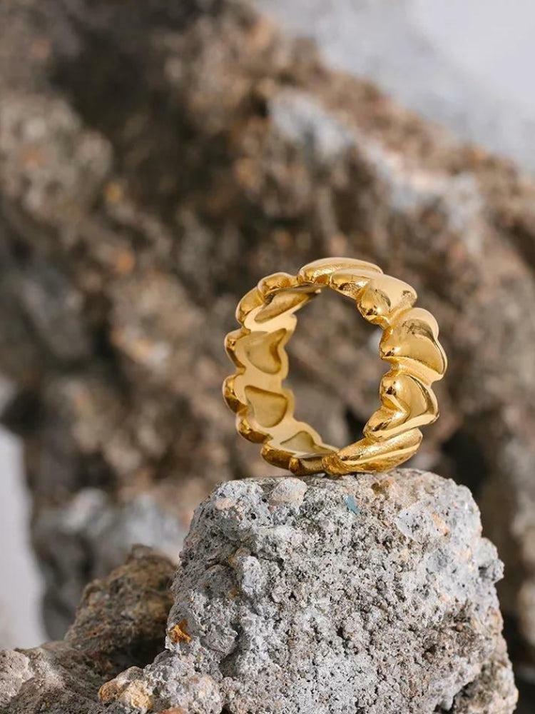 Y2K Heart Ring: Vintage-Inspired Gold Jewelry for 90s Fashion & Coquette Aesthetic