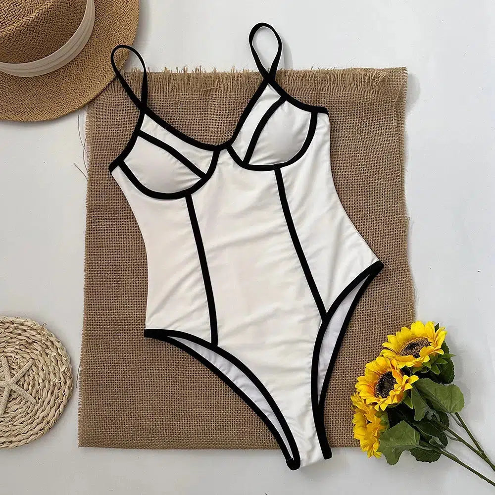 Y2K Underwire Swimsuit: Trendy Summer Swimwear, 90s Aesthetic, Flattering Fit, Cute Outfits