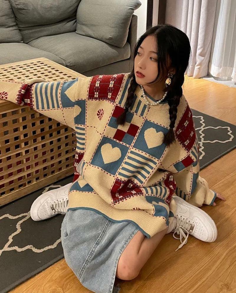 Y2K Vintage Heart Pattern Sweater - Cute Grunge Aesthetic for 2000s Fashion Lovers